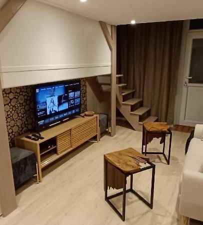 Antares - Sils --- 2 Chambres Separees En Mezzanine Caen Eksteriør billede